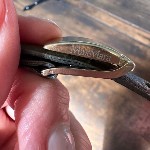 MaxMara Thin Olive Green Leather Belt Size‎ 40
